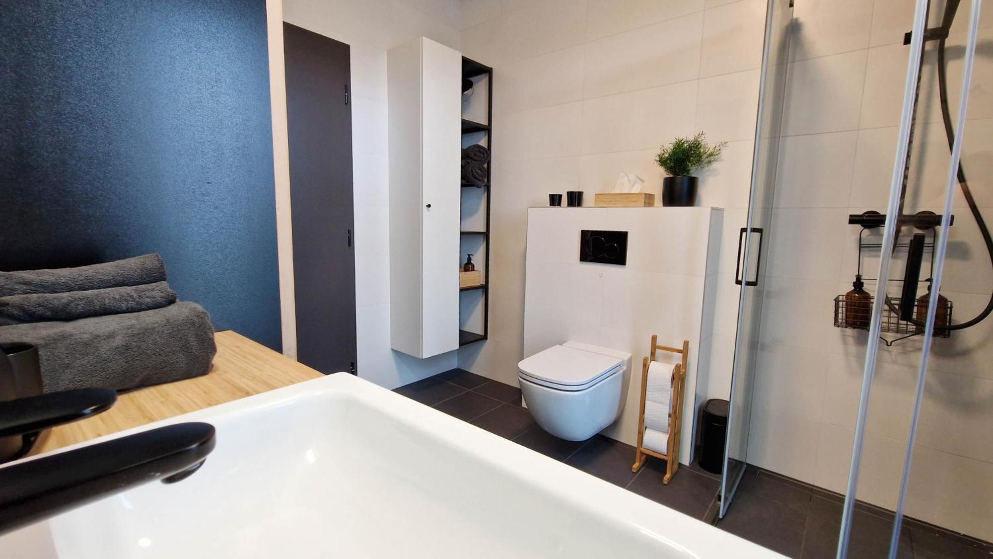Hillshome - 84M2 Moderny Byt S Terasou Aj Saunou Lipótszentmiklós Kültér fotó
