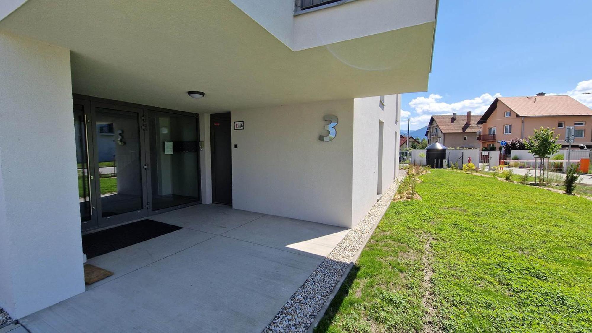 Hillshome - 84M2 Moderny Byt S Terasou Aj Saunou Lipótszentmiklós Kültér fotó