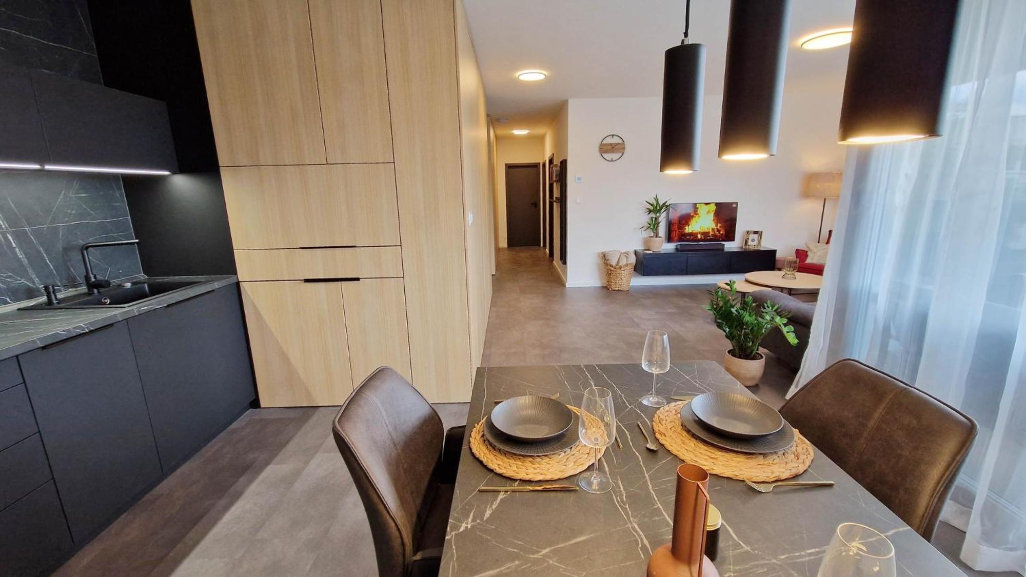 Hillshome - 84M2 Moderny Byt S Terasou Aj Saunou Lipótszentmiklós Kültér fotó